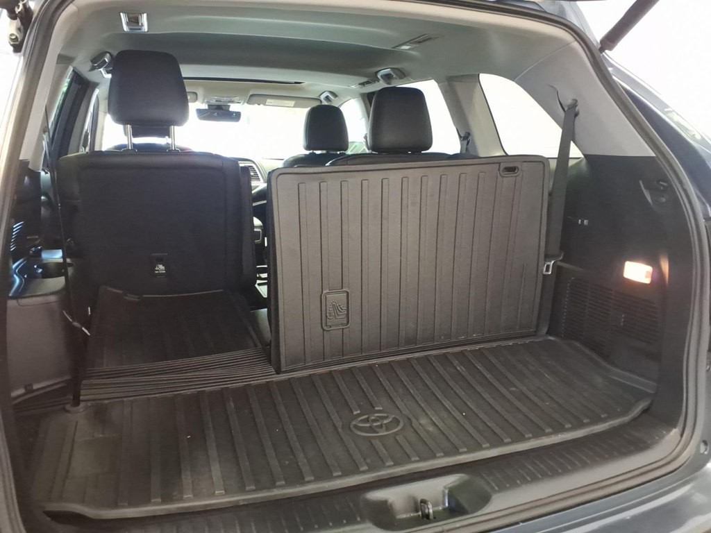 2018 Toyota Highlander Image 27