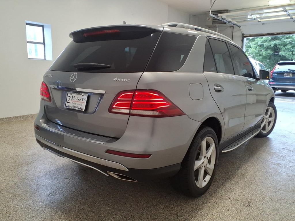 2016 Mercedes-Benz GLE-Class Image 4