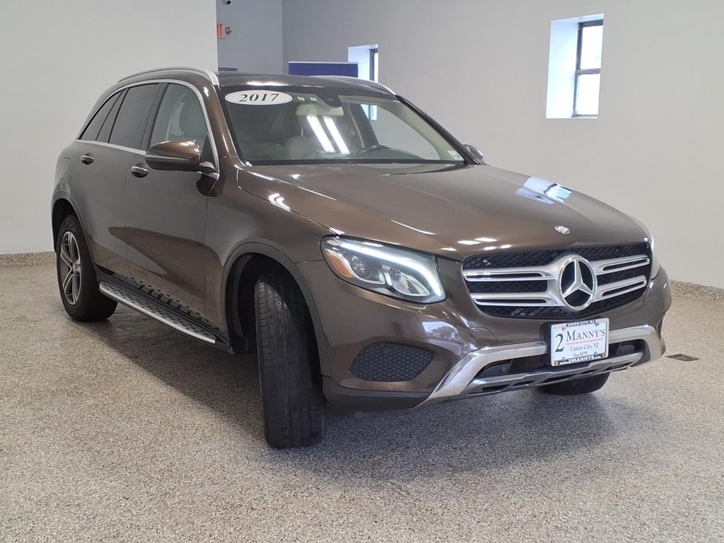 2017 Mercedes-Benz GLC-Class Image 3