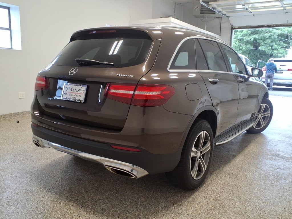 2017 Mercedes-Benz GLC-Class Image 4