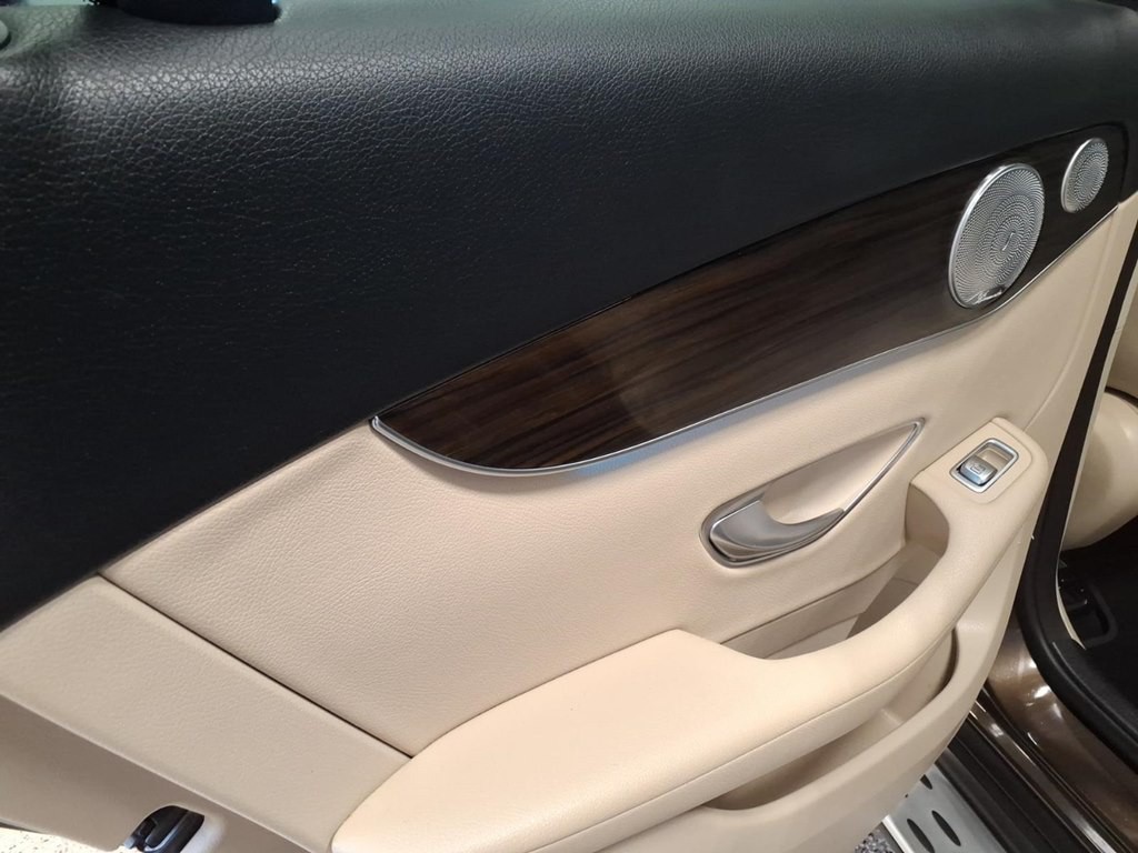 2017 Mercedes-Benz GLC-Class Image 19