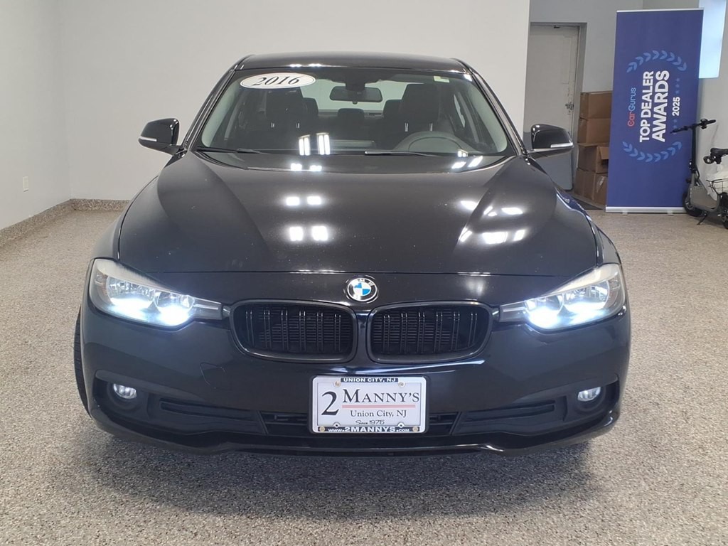 2016 BMW 3 Series Image 2