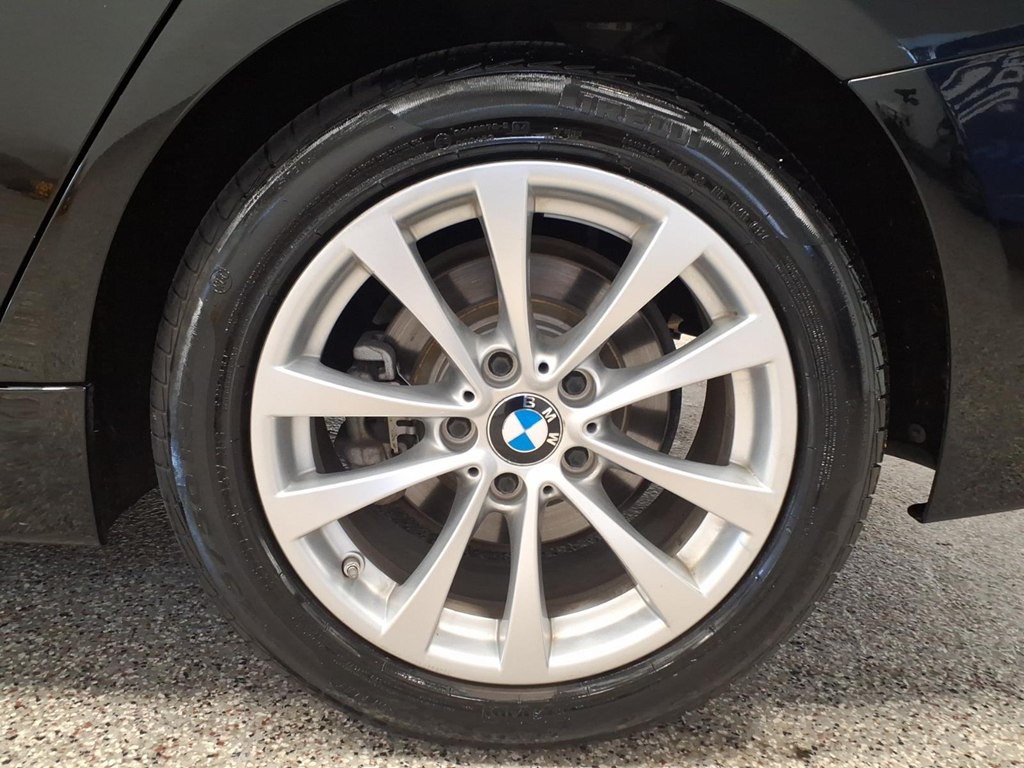 2016 BMW 3 Series Image 7