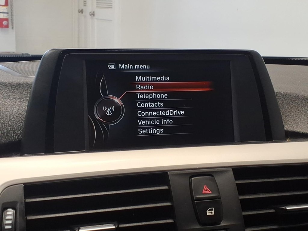 2016 BMW 3 Series Image 13