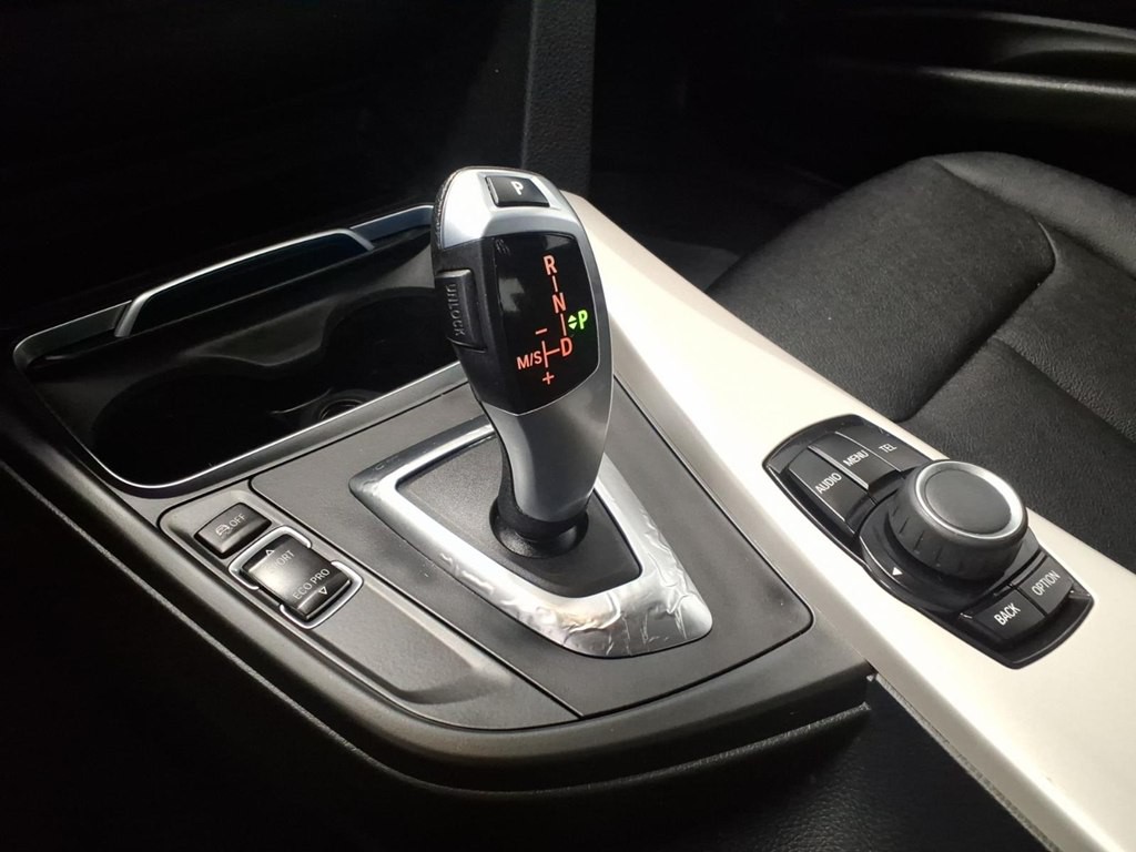 2016 BMW 3 Series Image 15