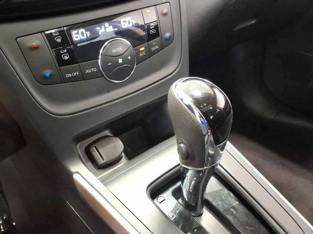 2019 Nissan Sentra Image 16