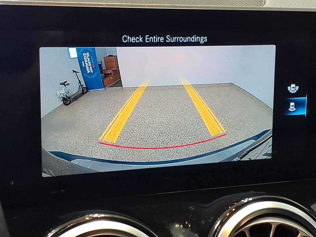2021 Mercedes-Benz GLB Image 14