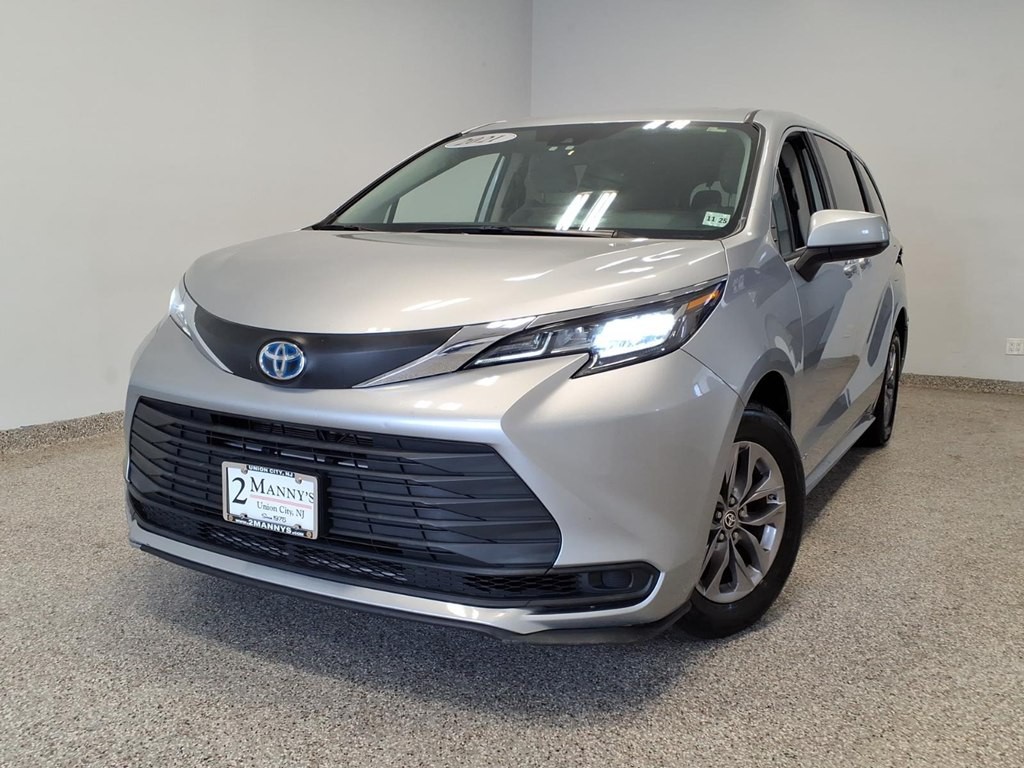 2021 Toyota Sienna Image 1