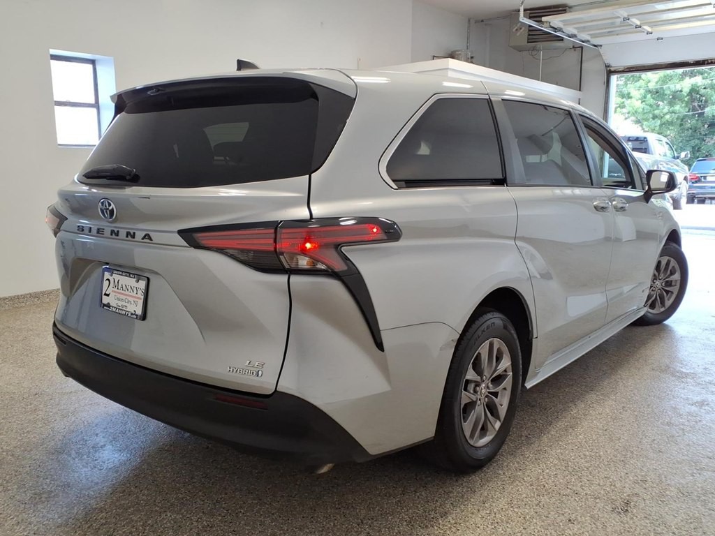 2021 Toyota Sienna Image 4