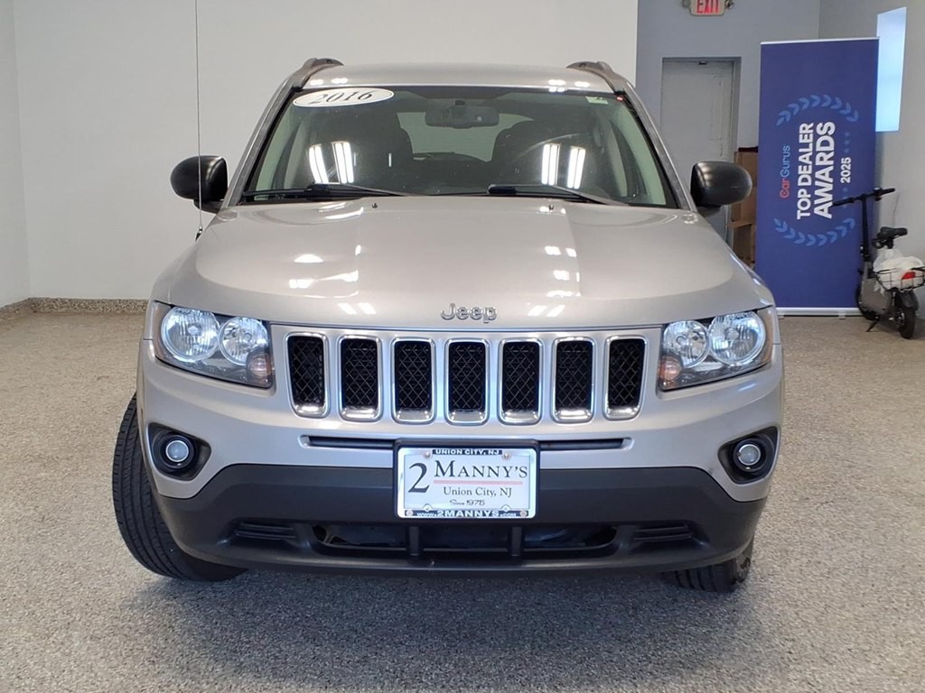 2016 Jeep Compass Image 2