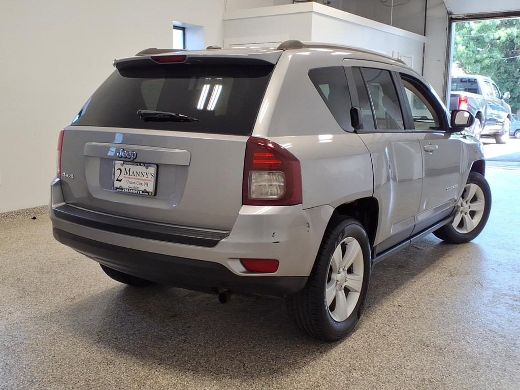 2016 Jeep Compass Image 4