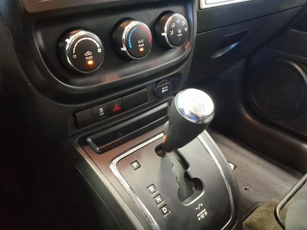2016 Jeep Compass Image 14