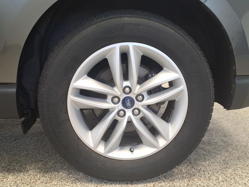 2018 Ford Edge Image 7