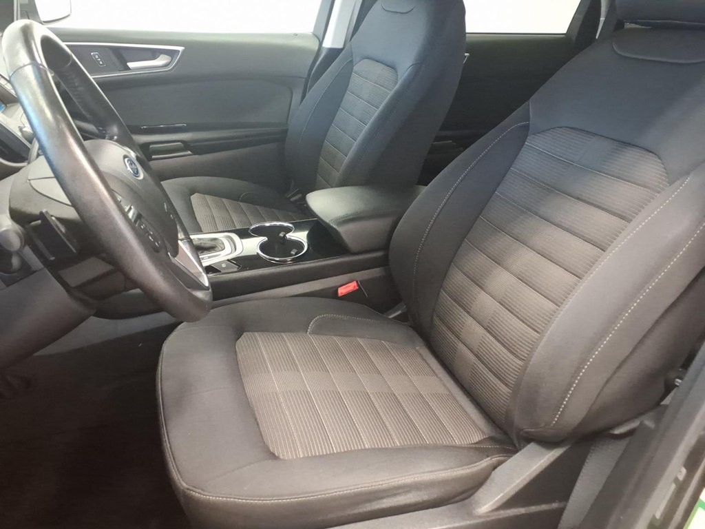 2018 Ford Edge Image 17