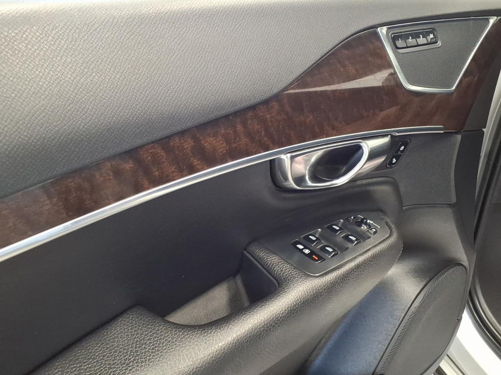 2016 Volvo XC90 Image 8