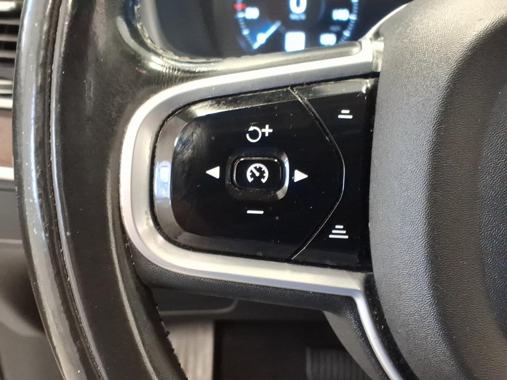 2016 Volvo XC90 Image 10