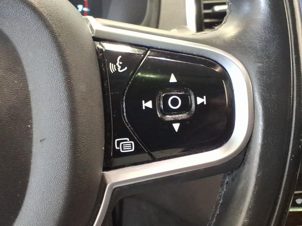 2016 Volvo XC90 Image 12