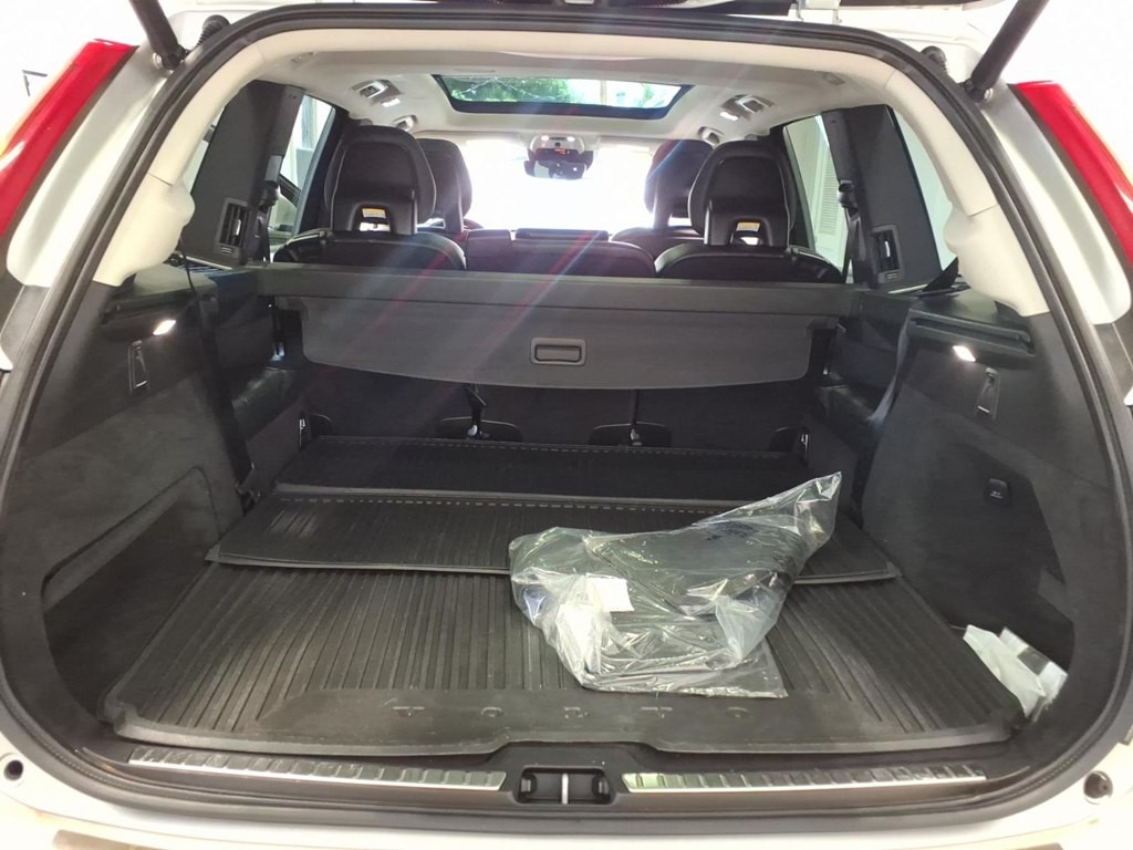 2016 Volvo XC90 Image 25