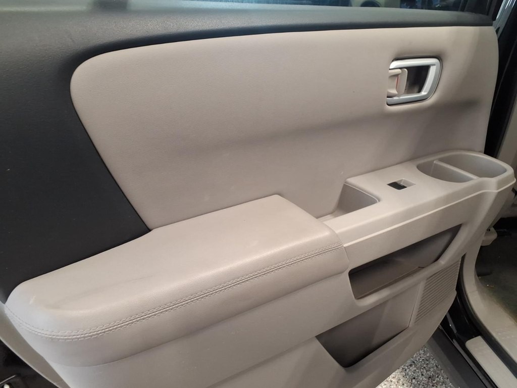 2015 Honda Pilot Image 17