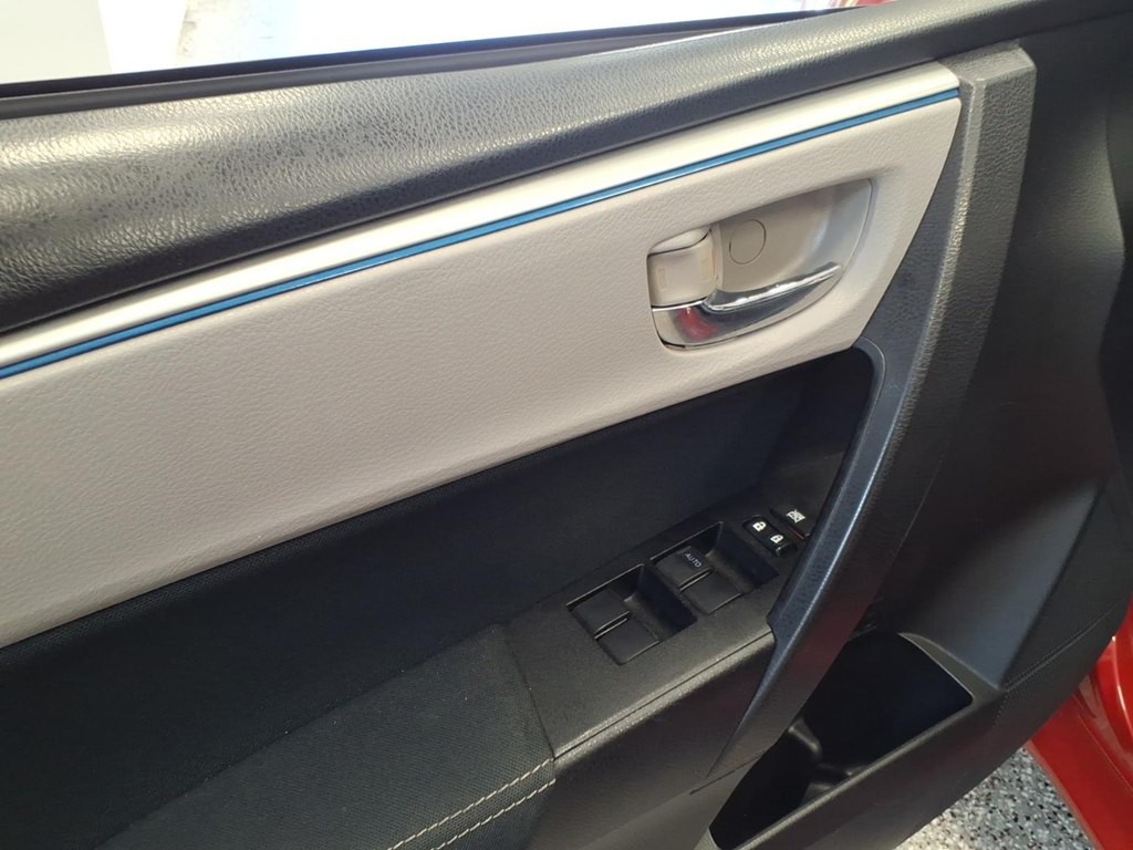 2015 Toyota Corolla Image 8