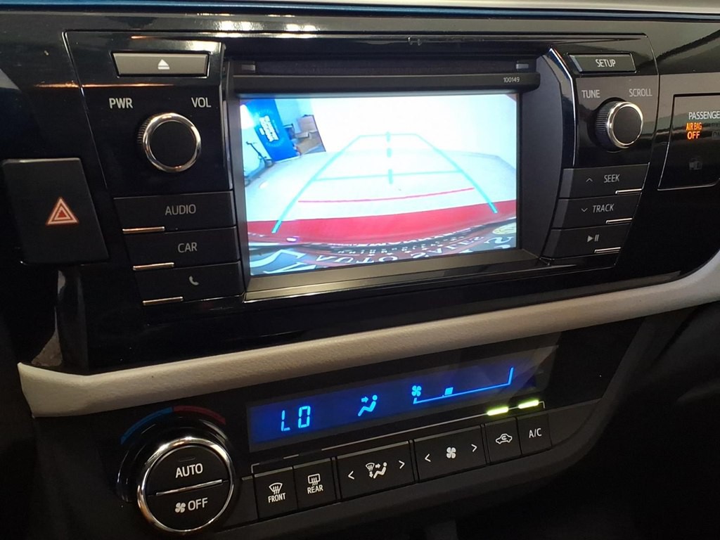 2015 Toyota Corolla Image 14