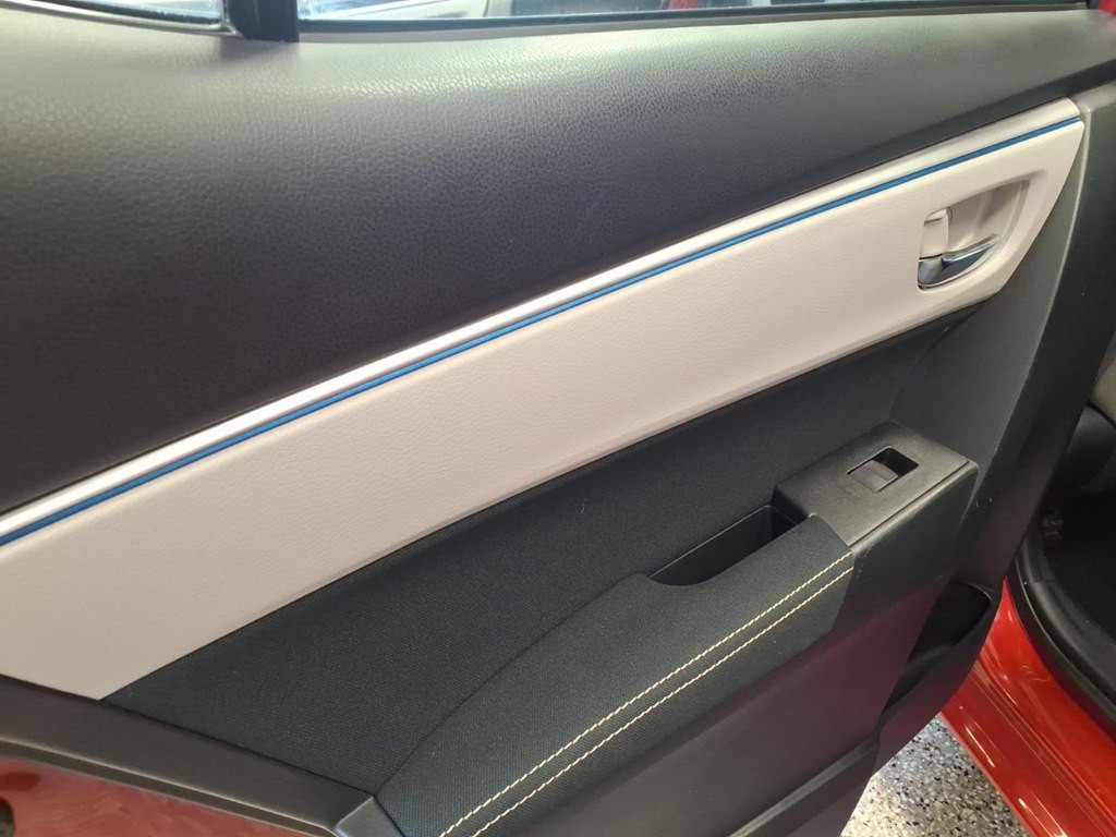 2015 Toyota Corolla Image 17