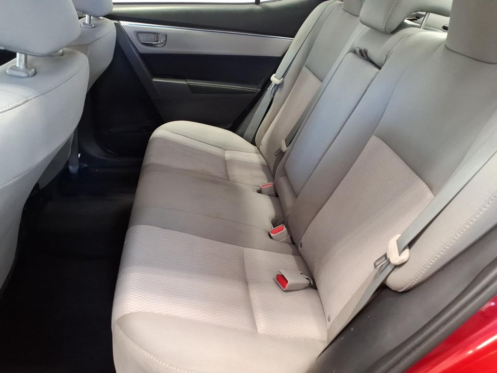 2015 Toyota Corolla Image 18