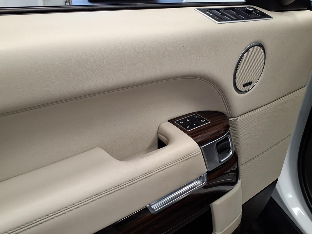 2014 Land Rover Range Rover Image 8