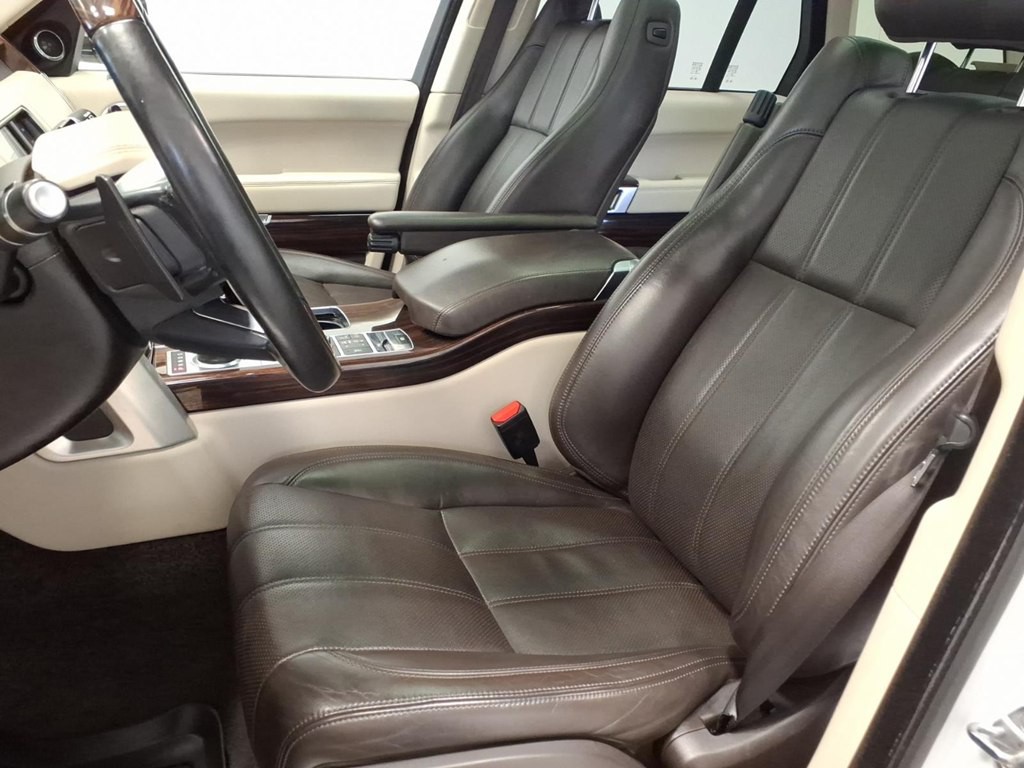 2014 Land Rover Range Rover Image 16