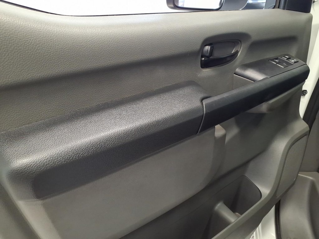 2020 Nissan NV Image 8