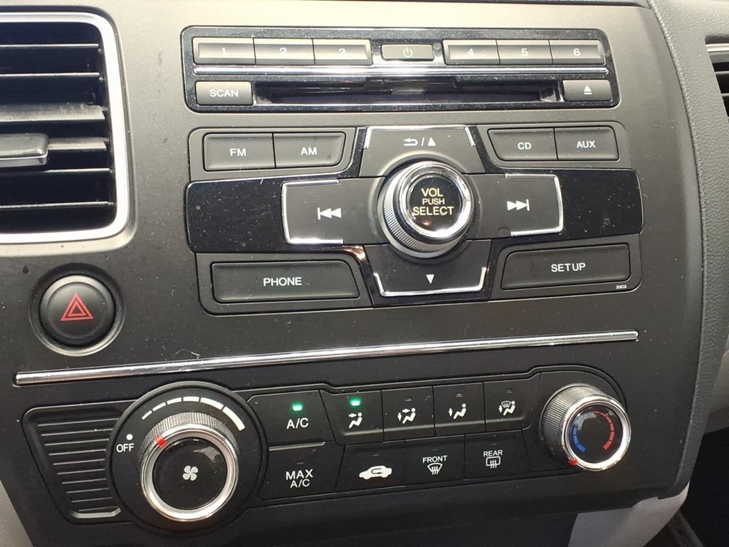 2015 Honda Civic Image 15