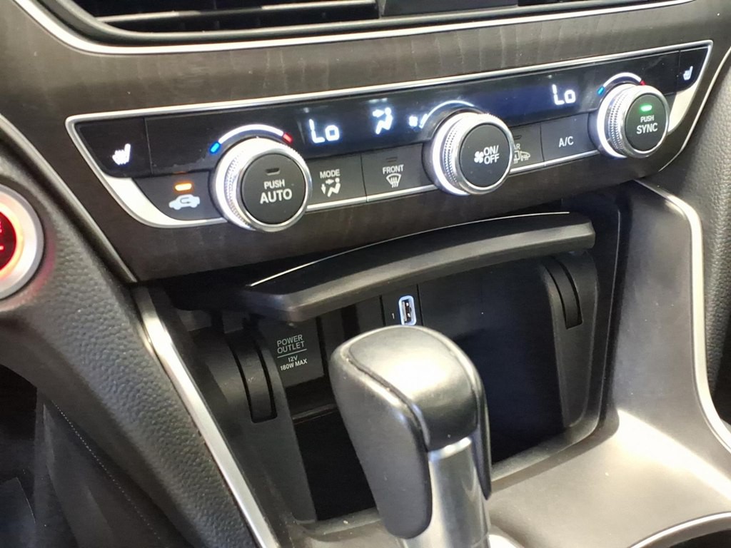 2018 Honda Accord Image 17