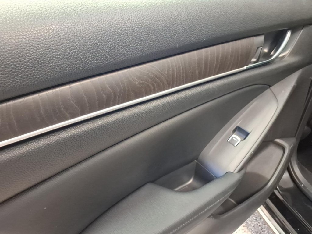 2018 Honda Accord Image 21