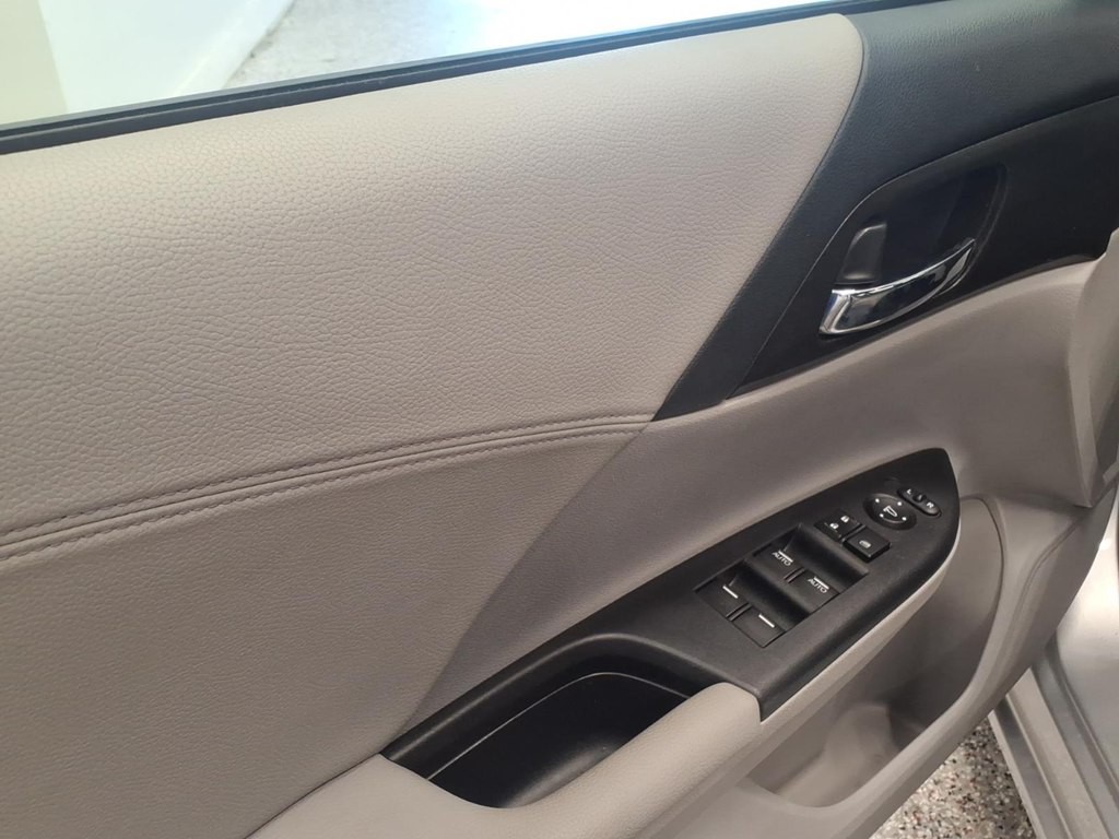 2013 Honda Accord Image 8