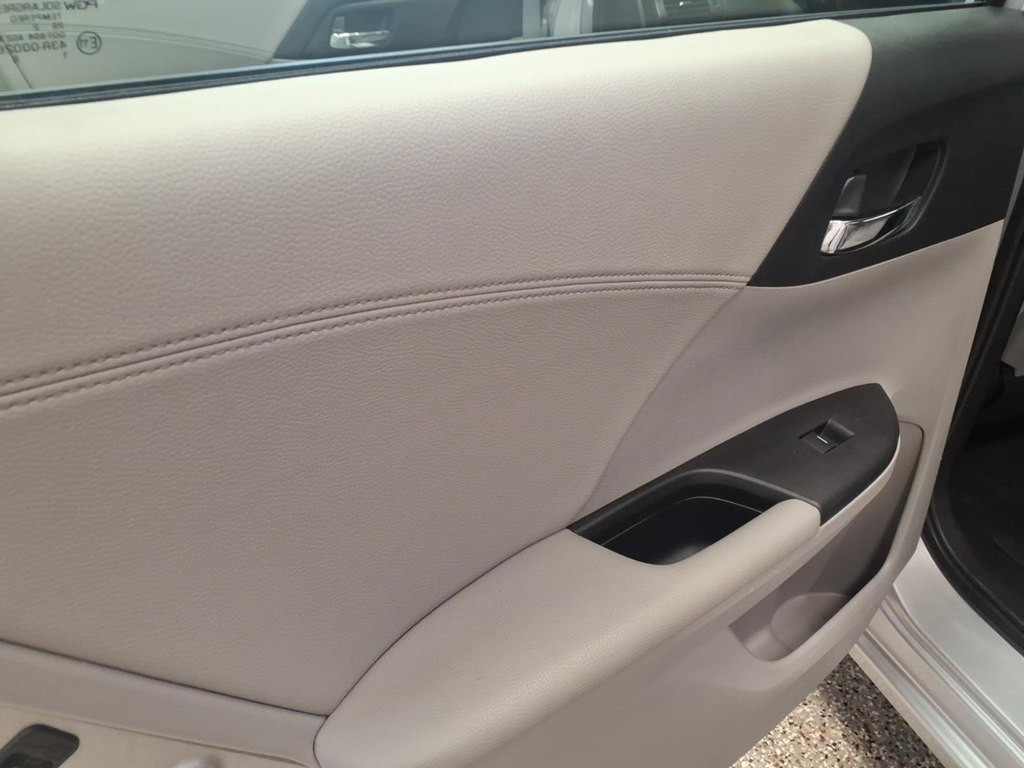 2013 Honda Accord Image 18