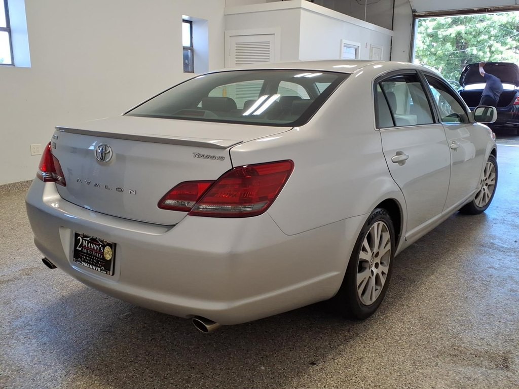 2008 Toyota Avalon Image 3