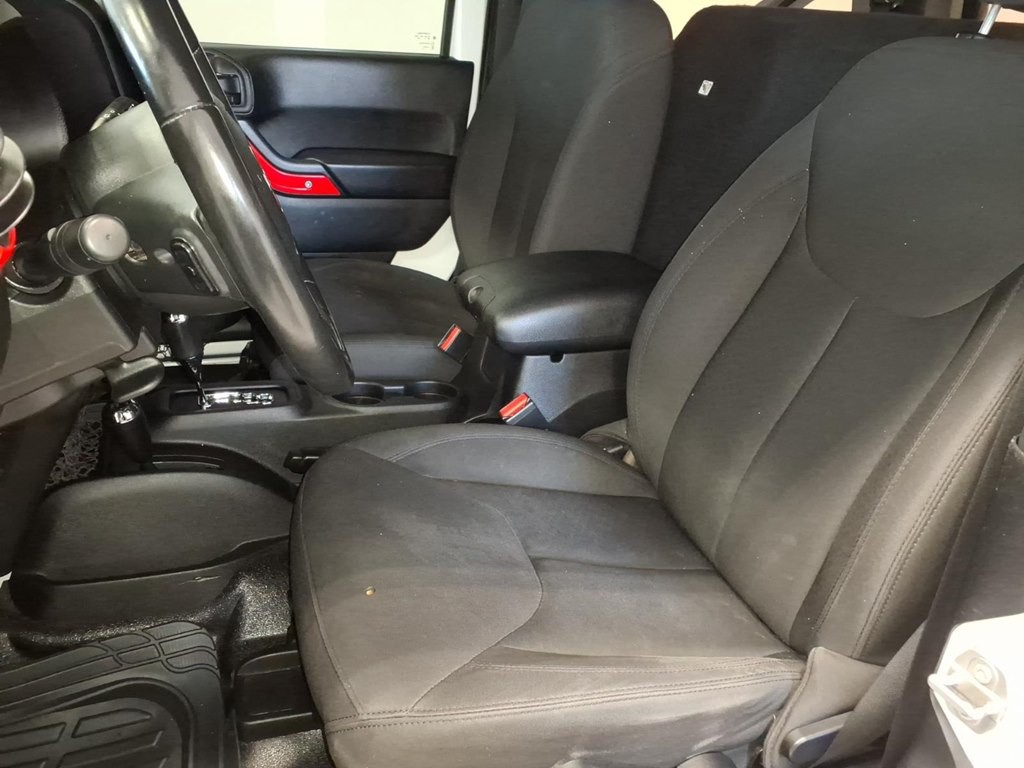 2016 Jeep Wrangler Image 17