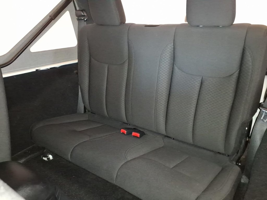2016 Jeep Wrangler Image 18