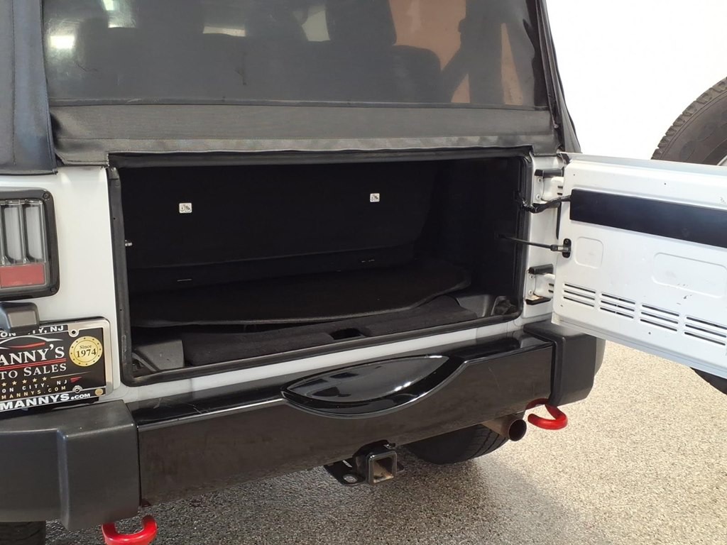 2016 Jeep Wrangler Image 22
