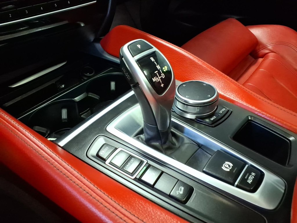 2018 BMW X6 Image 17