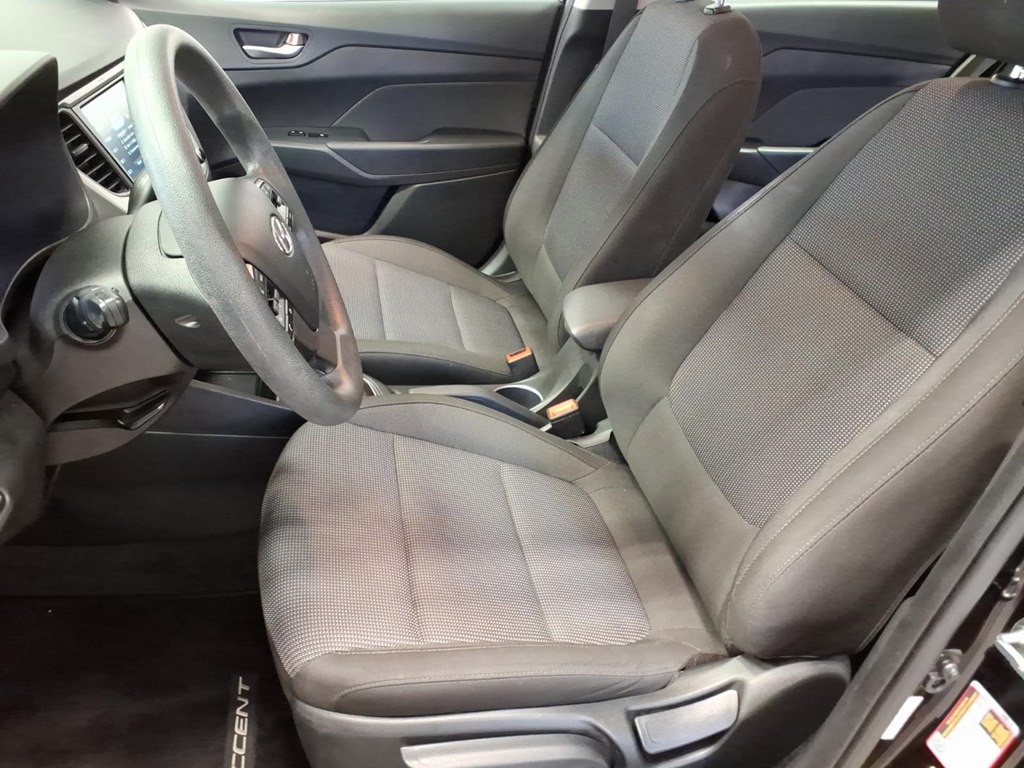 2022 Hyundai Accent Image 18