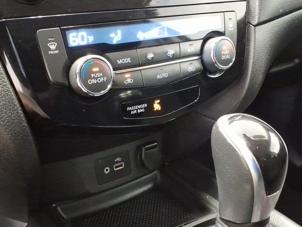 2020 Nissan Rogue Image 17