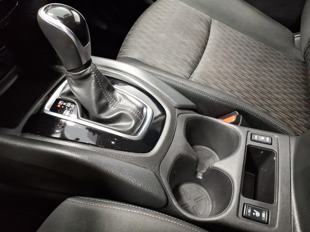 2020 Nissan Rogue Image 18