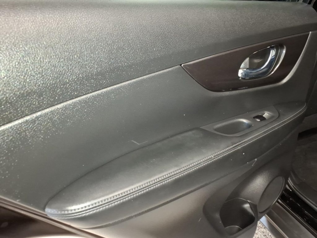 2020 Nissan Rogue Image 21
