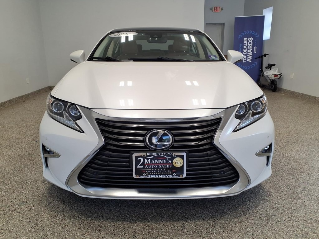 2016 Lexus ES 350 Image 2