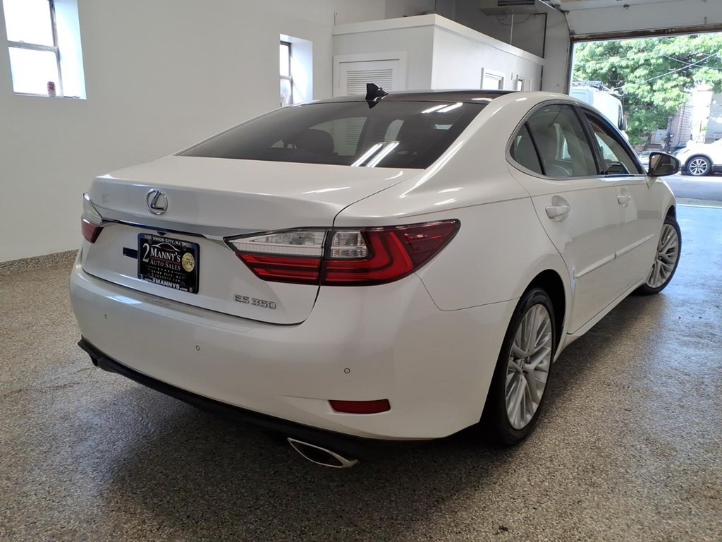 2016 Lexus ES 350 Image 4