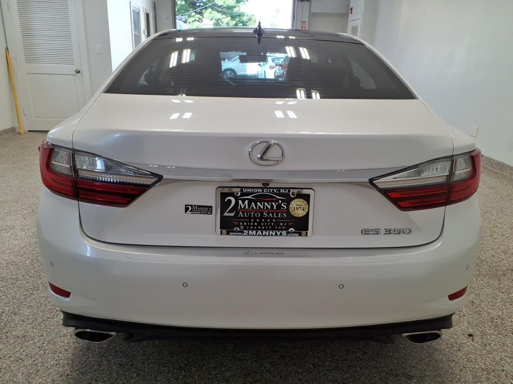 2016 Lexus ES 350 Image 5