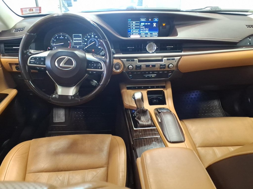 2016 Lexus ES 350 Image 9