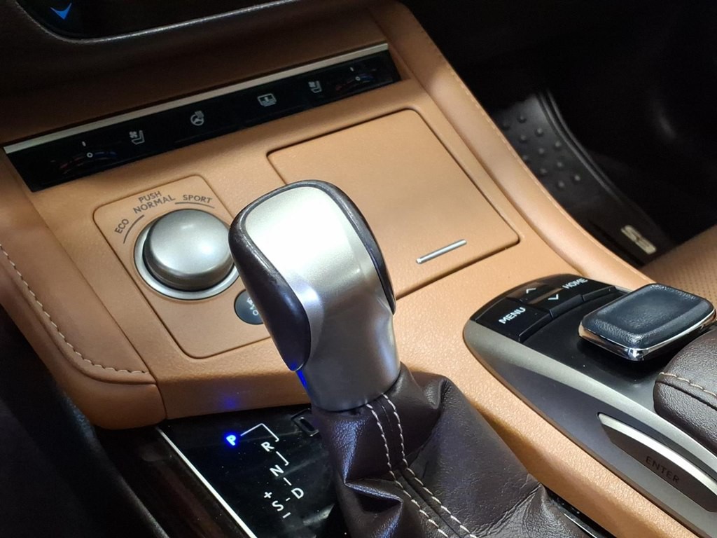 2016 Lexus ES 350 Image 17