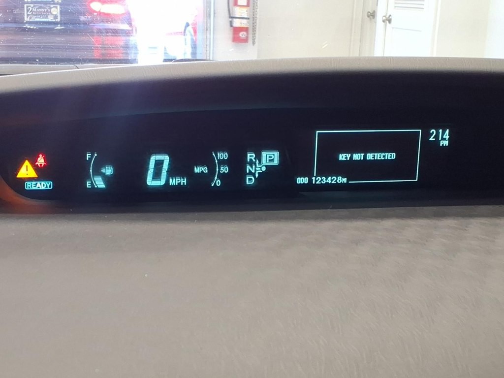 2010 Toyota Prius Image 11